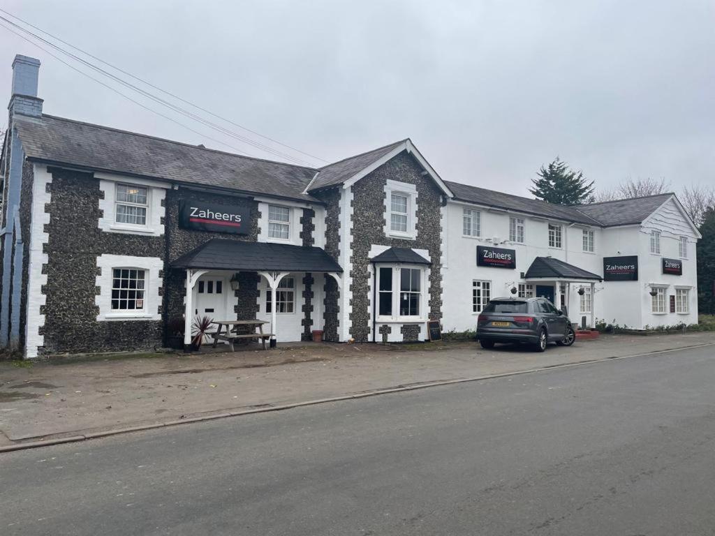 Zaheer'S Hotel Baldock Dış mekan fotoğraf