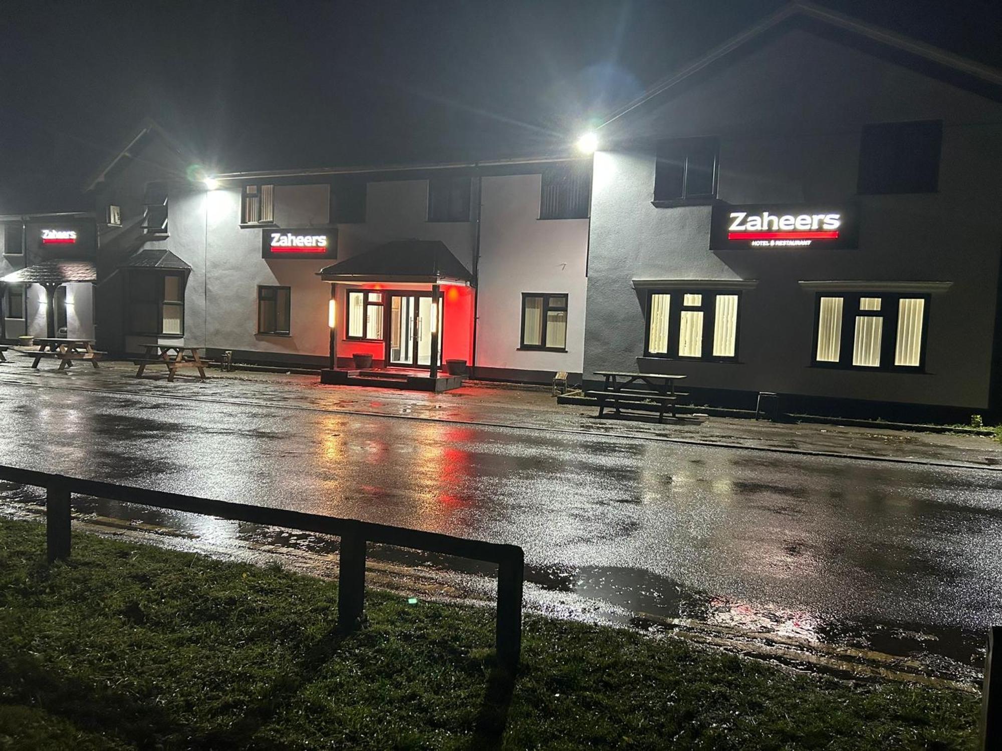 Zaheer'S Hotel Baldock Dış mekan fotoğraf