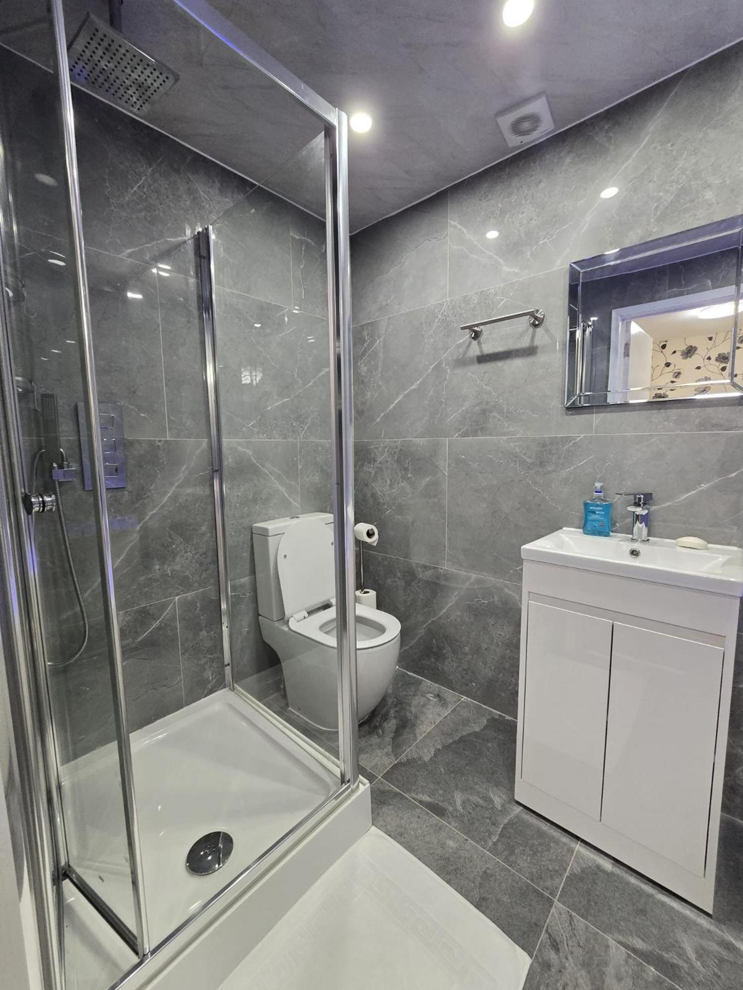 Zaheer'S Hotel Baldock Dış mekan fotoğraf