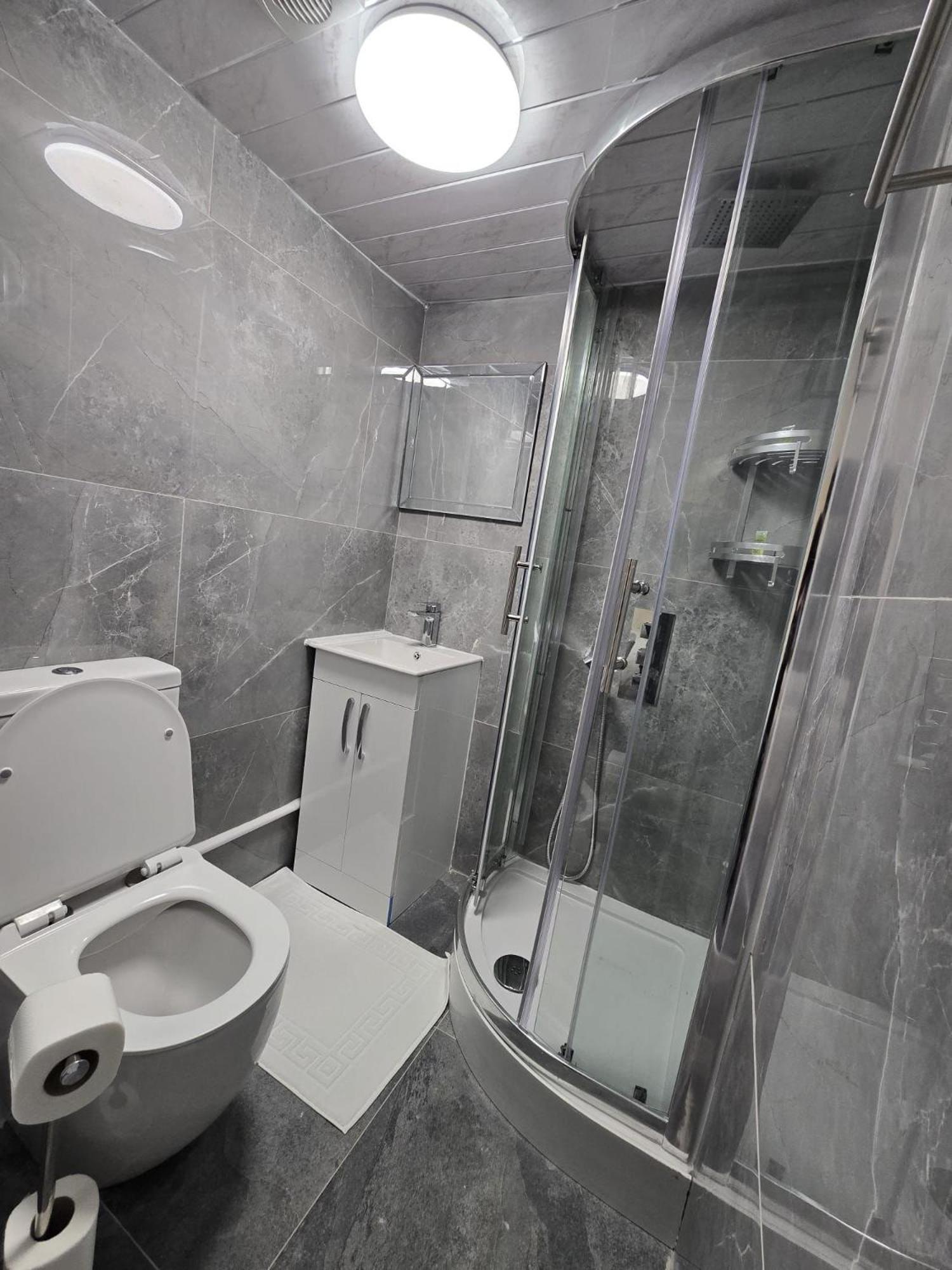 Zaheer'S Hotel Baldock Dış mekan fotoğraf
