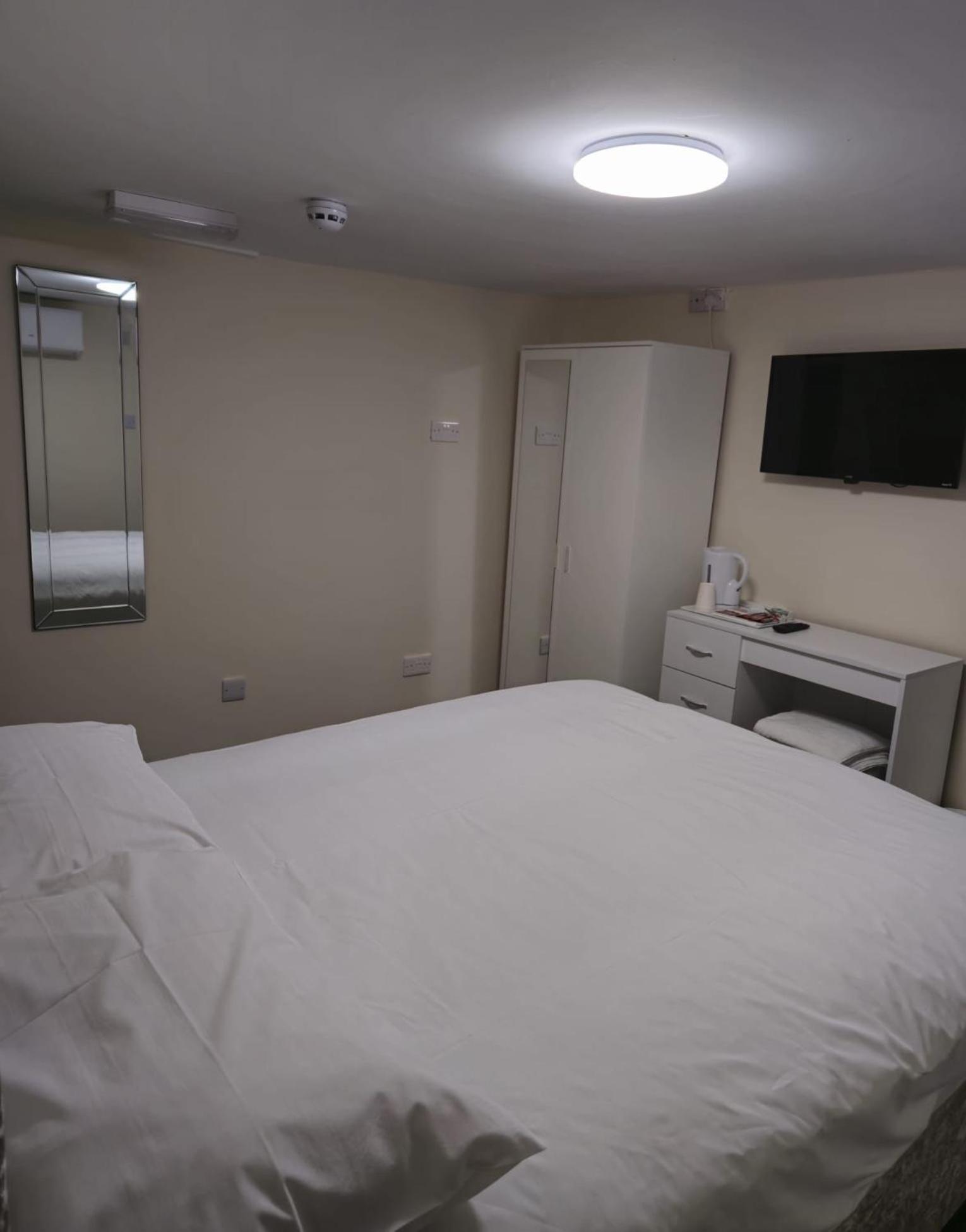 Zaheer'S Hotel Baldock Dış mekan fotoğraf